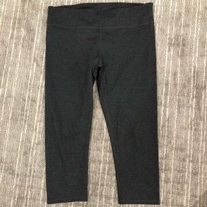 Fabletics Mid-Rise Powerhold Capri-Heathered Grey